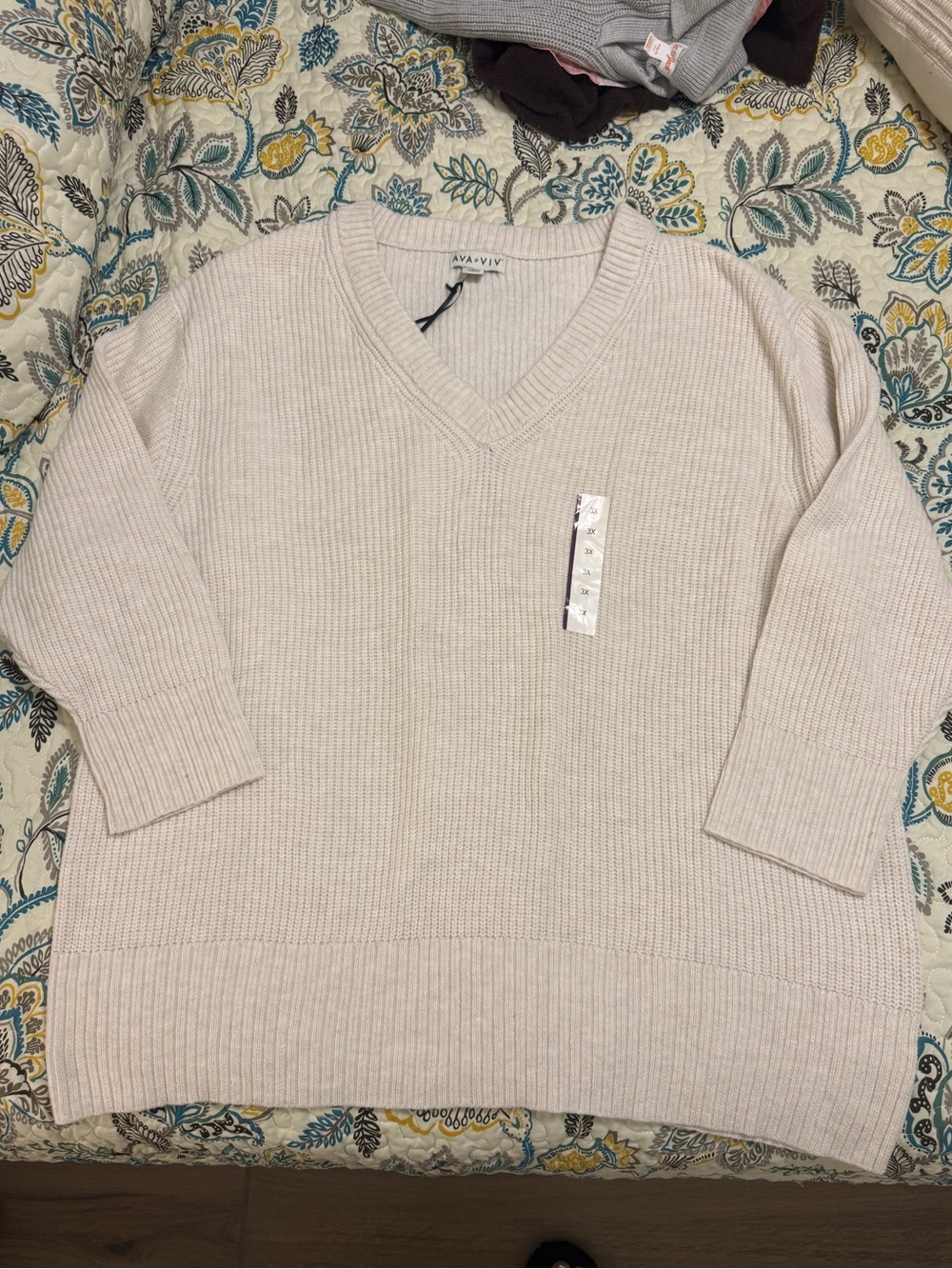 Ava & Viv 3X Cream V-Neck Oversized Knit Sweater NWT